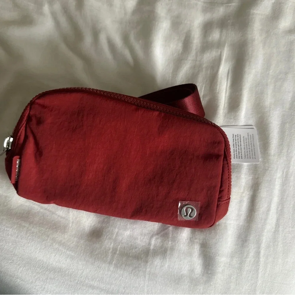 🆕❤️ Lululemon Everywhere Belt Bag Terra Orange